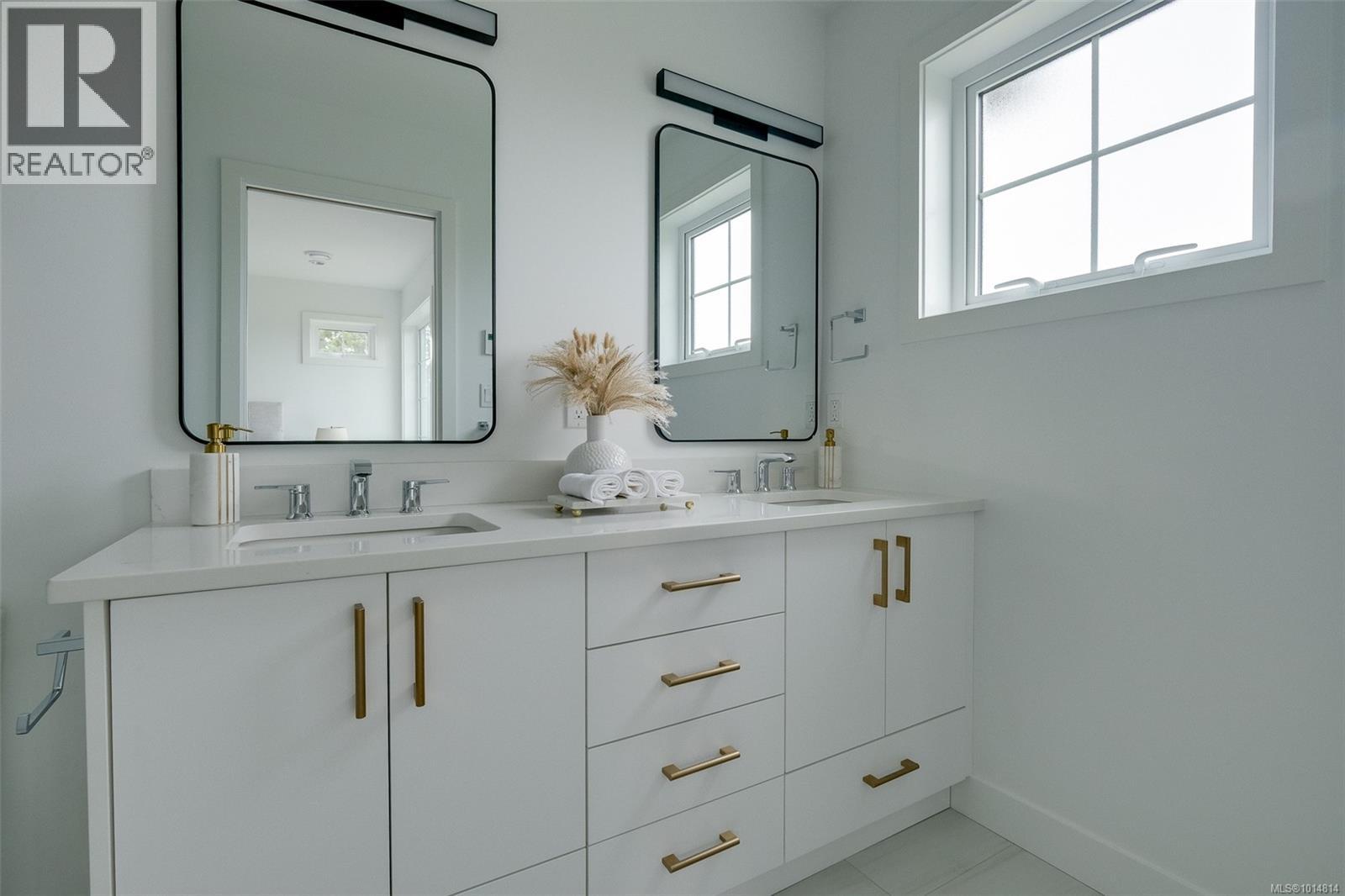 Unit 12 3907 Cedar Hill Rd, Saanich