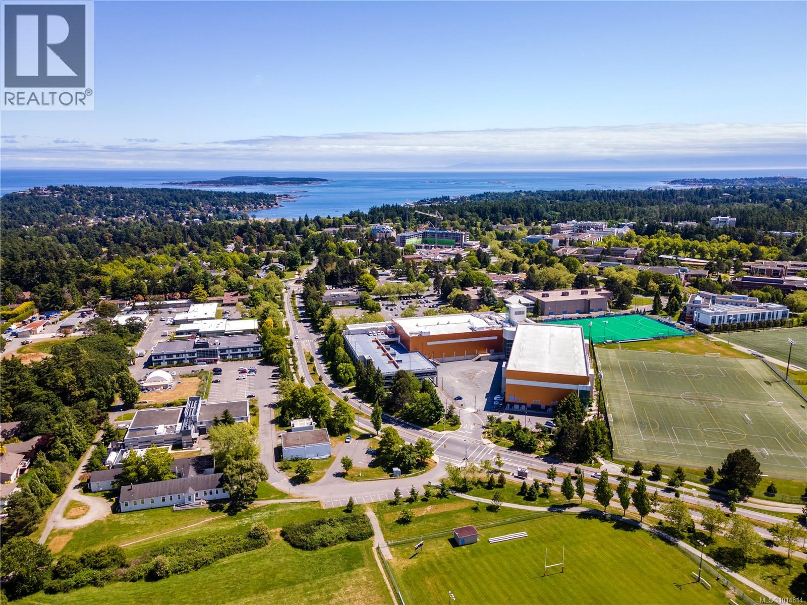 Unit 12 3907 Cedar Hill Rd, Saanich