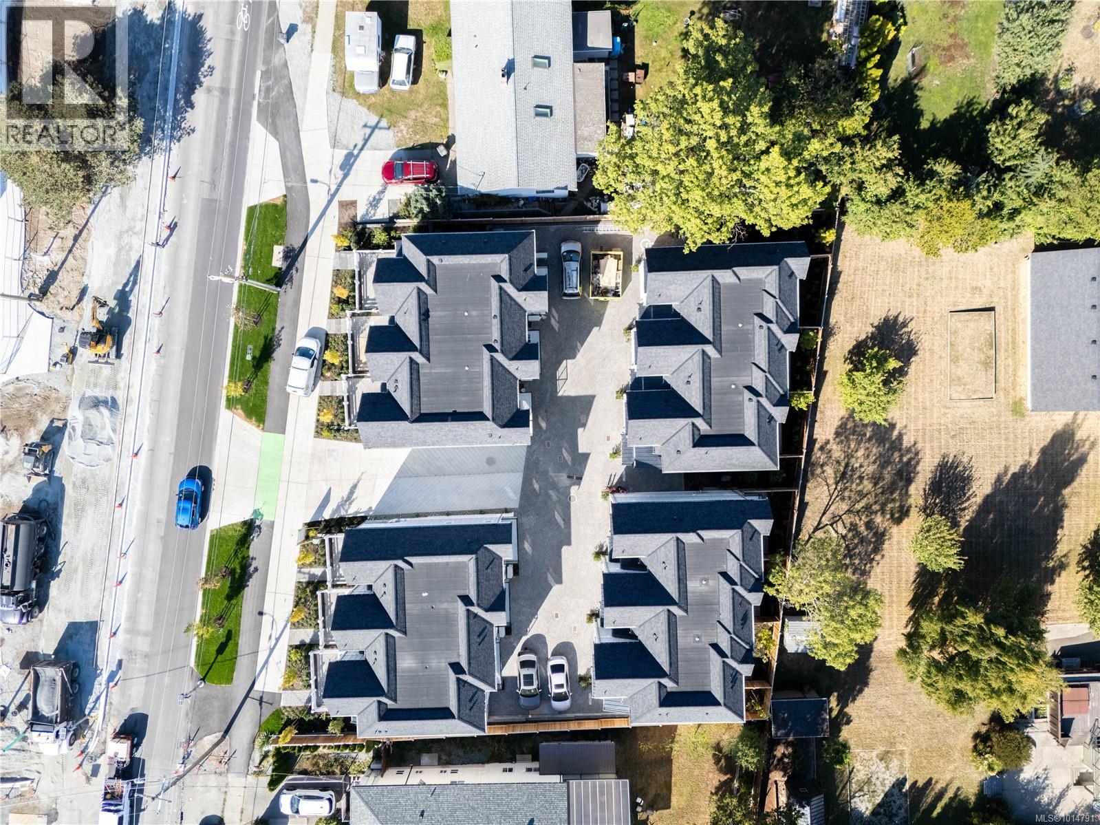 Unit 4 3907 Cedar Hill Rd, Saanich