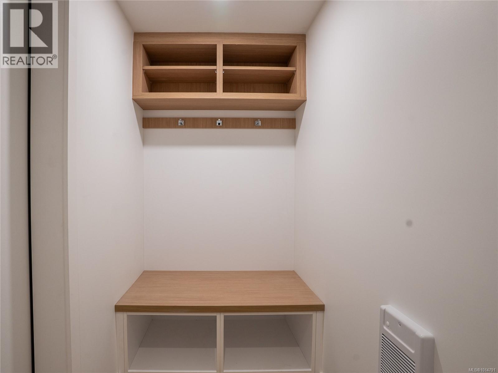 Unit 4 3907 Cedar Hill Rd, Saanich