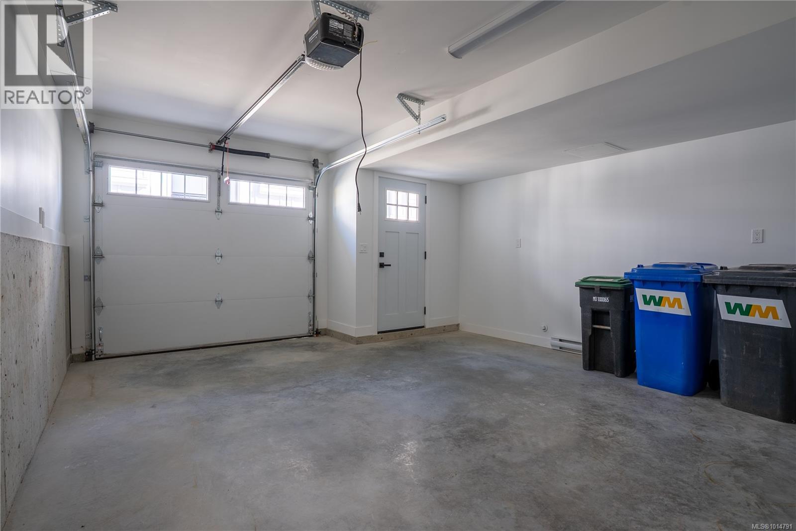 Unit 4 3907 Cedar Hill Rd, Saanich