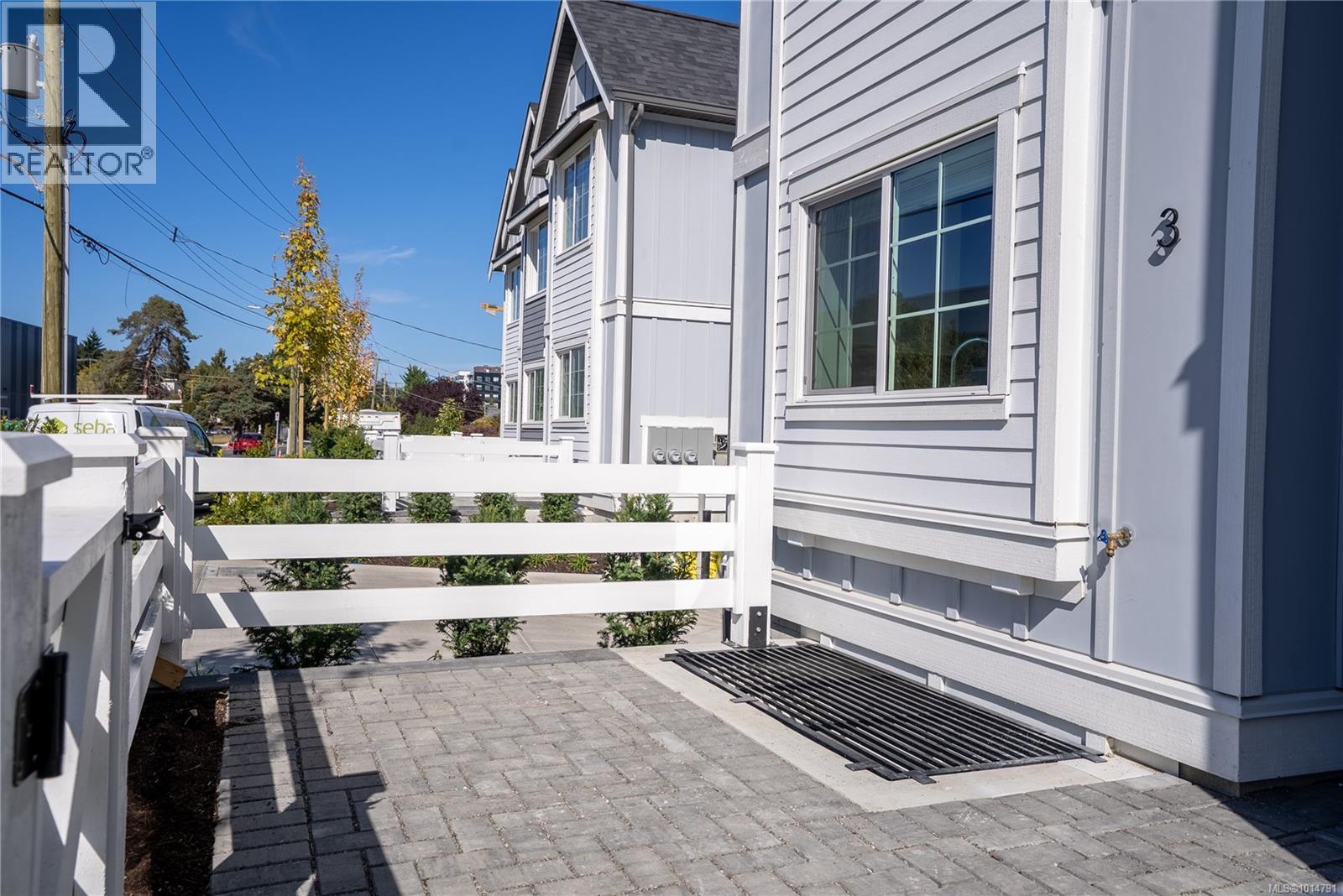 Unit 4 3907 Cedar Hill Rd, Saanich