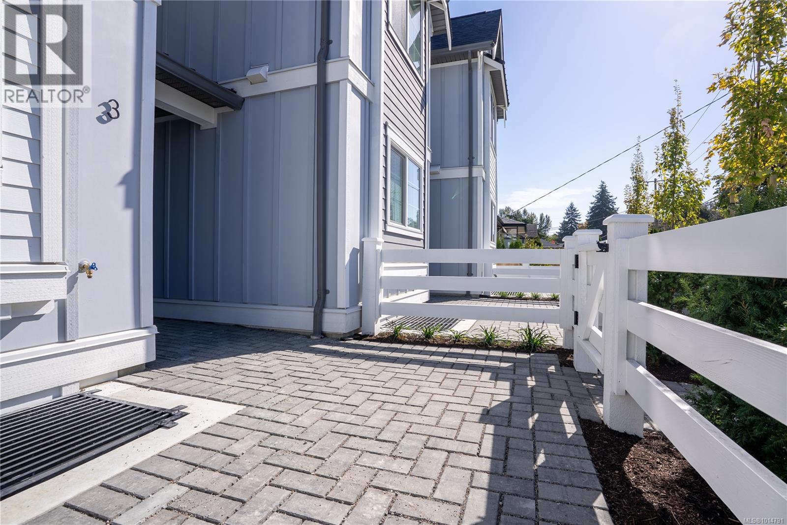 Unit 4 3907 Cedar Hill Rd, Saanich