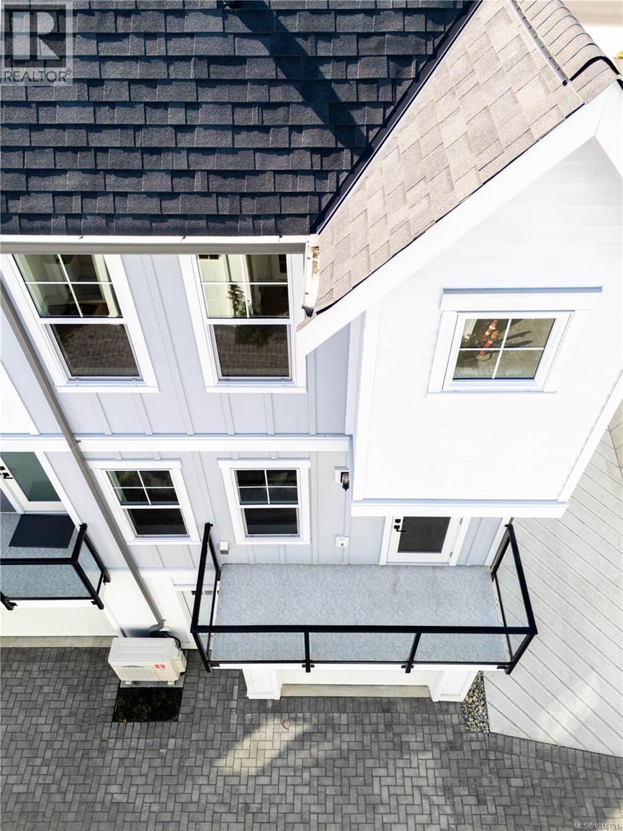 Unit 4 3907 Cedar Hill Rd, Saanich