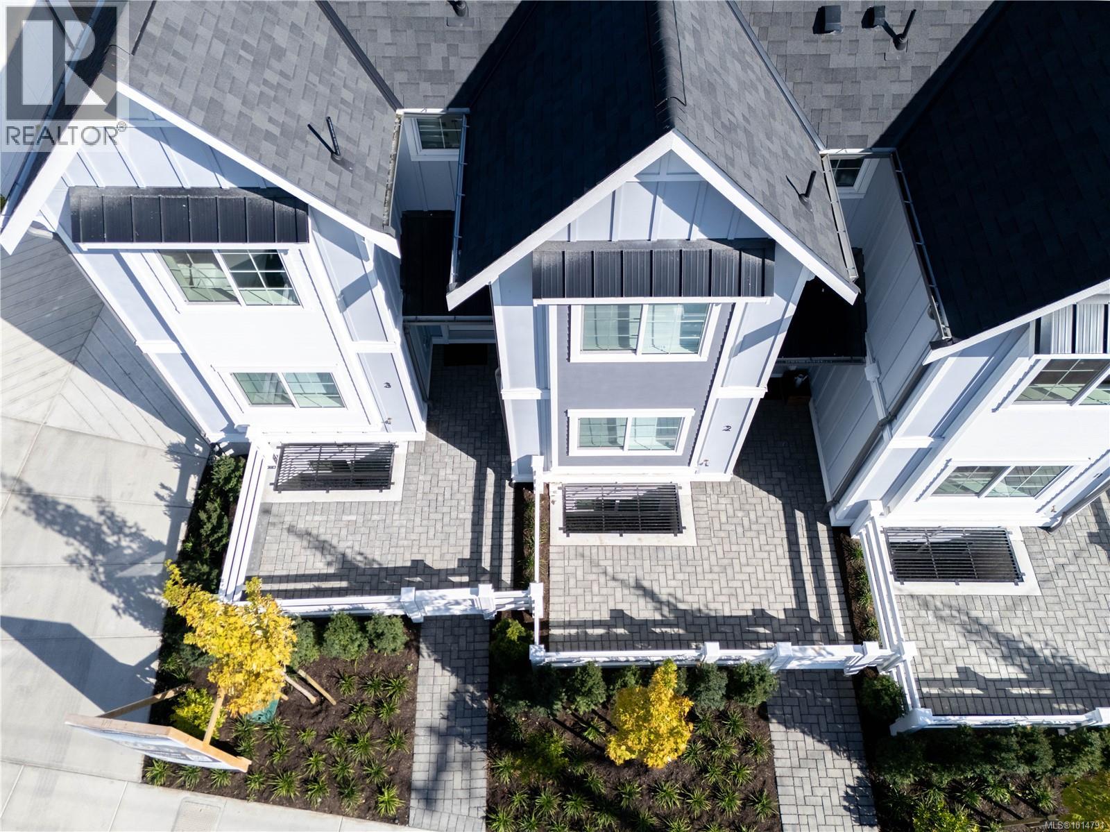 Unit 4 3907 Cedar Hill Rd, Saanich