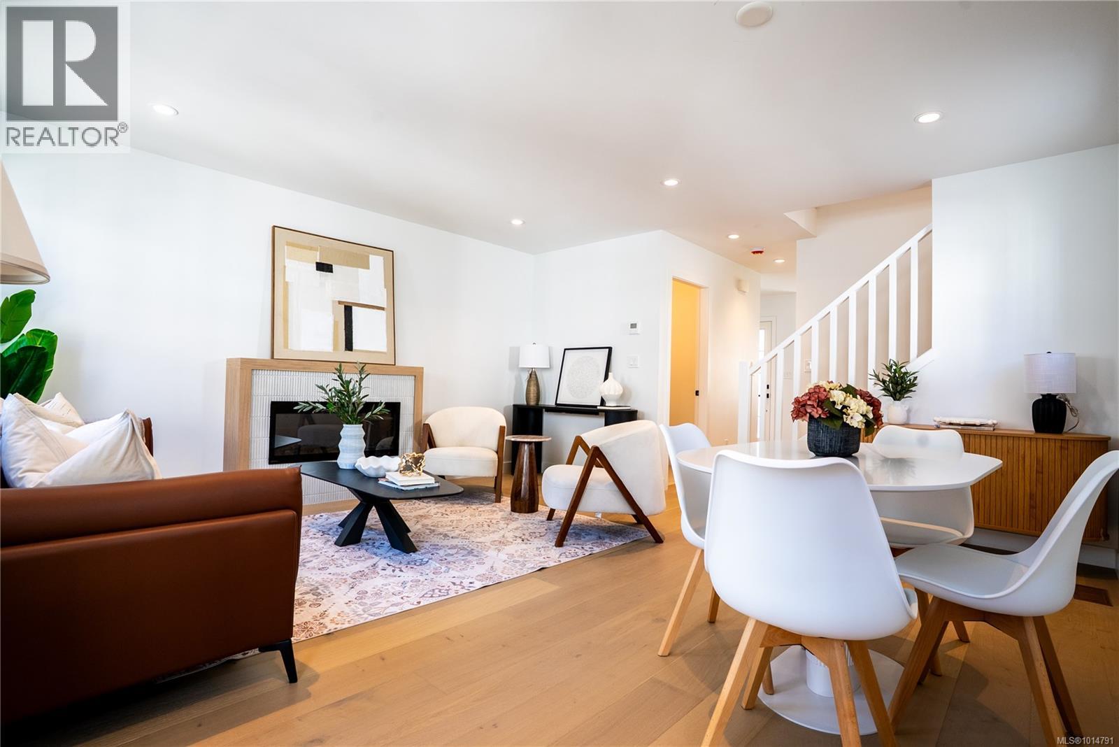 Unit 4 3907 Cedar Hill Rd, Saanich