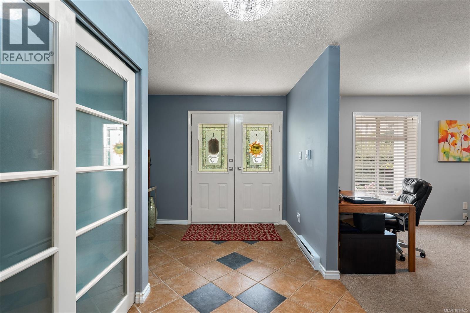 6877 Philip Rd, Lantzville