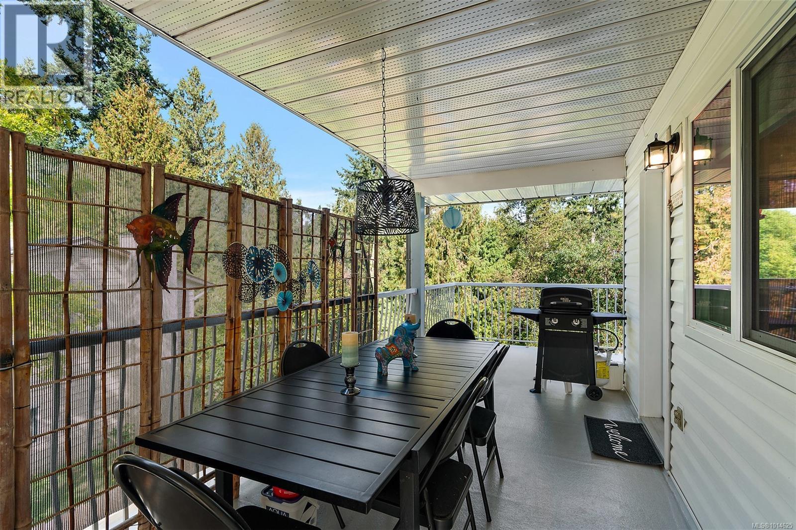 6877 Philip Rd, Lantzville