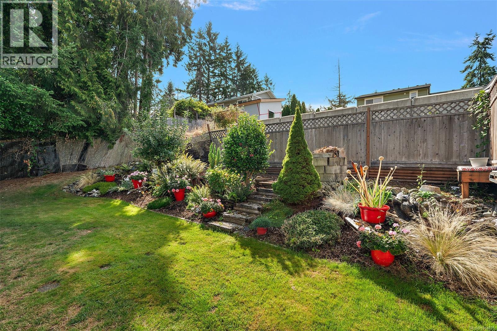 6877 Philip Rd, Lantzville