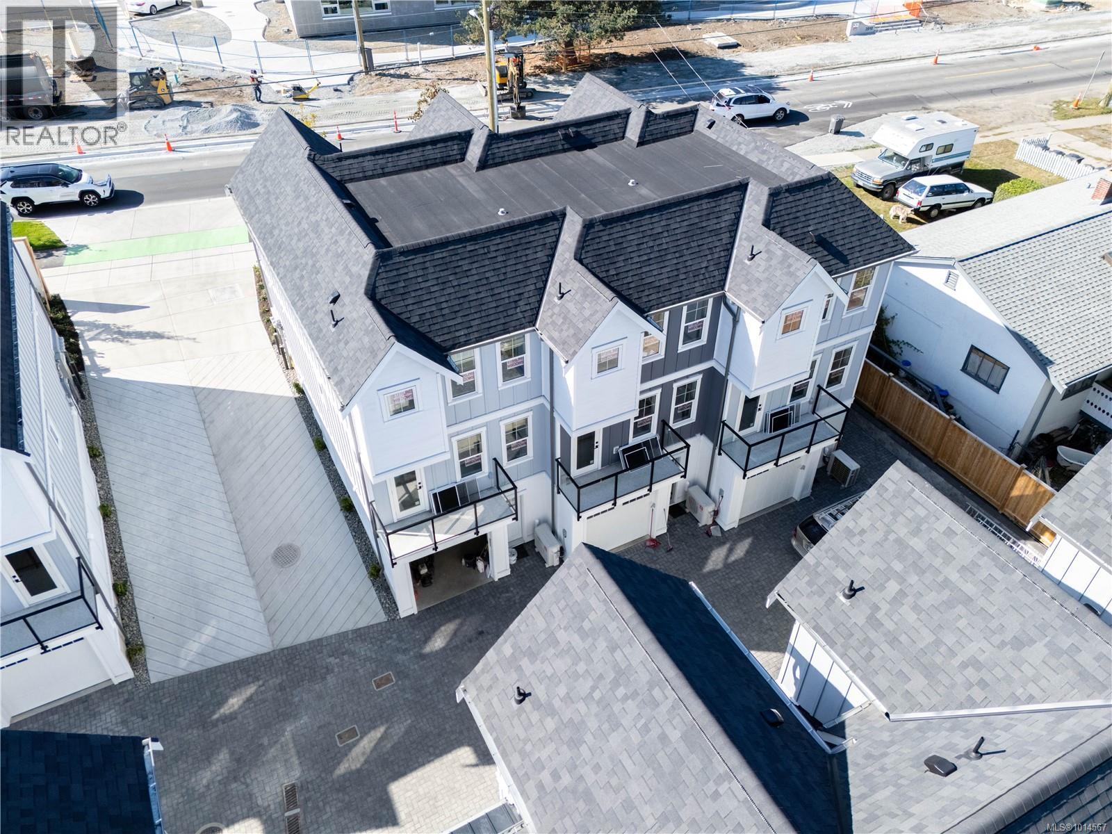 Unit 5 3907 Cedar Hill Rd, Saanich