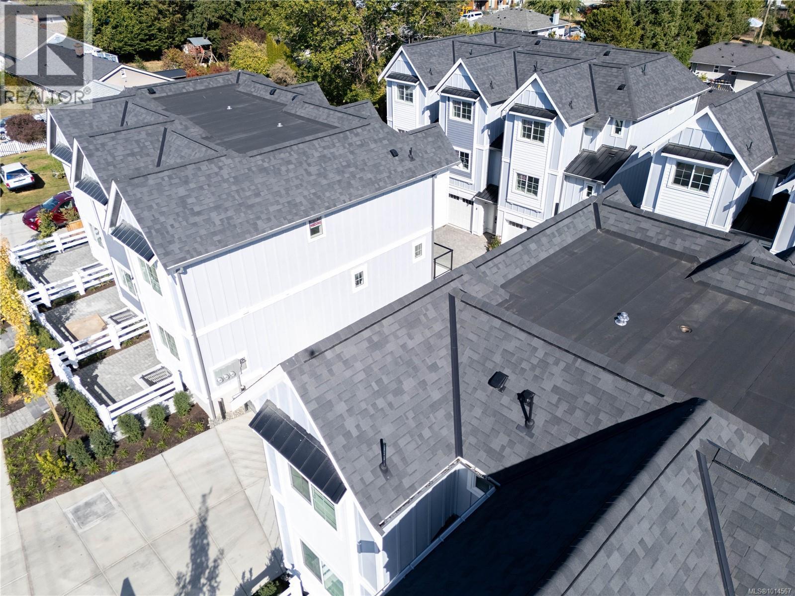 Unit 5 3907 Cedar Hill Rd, Saanich
