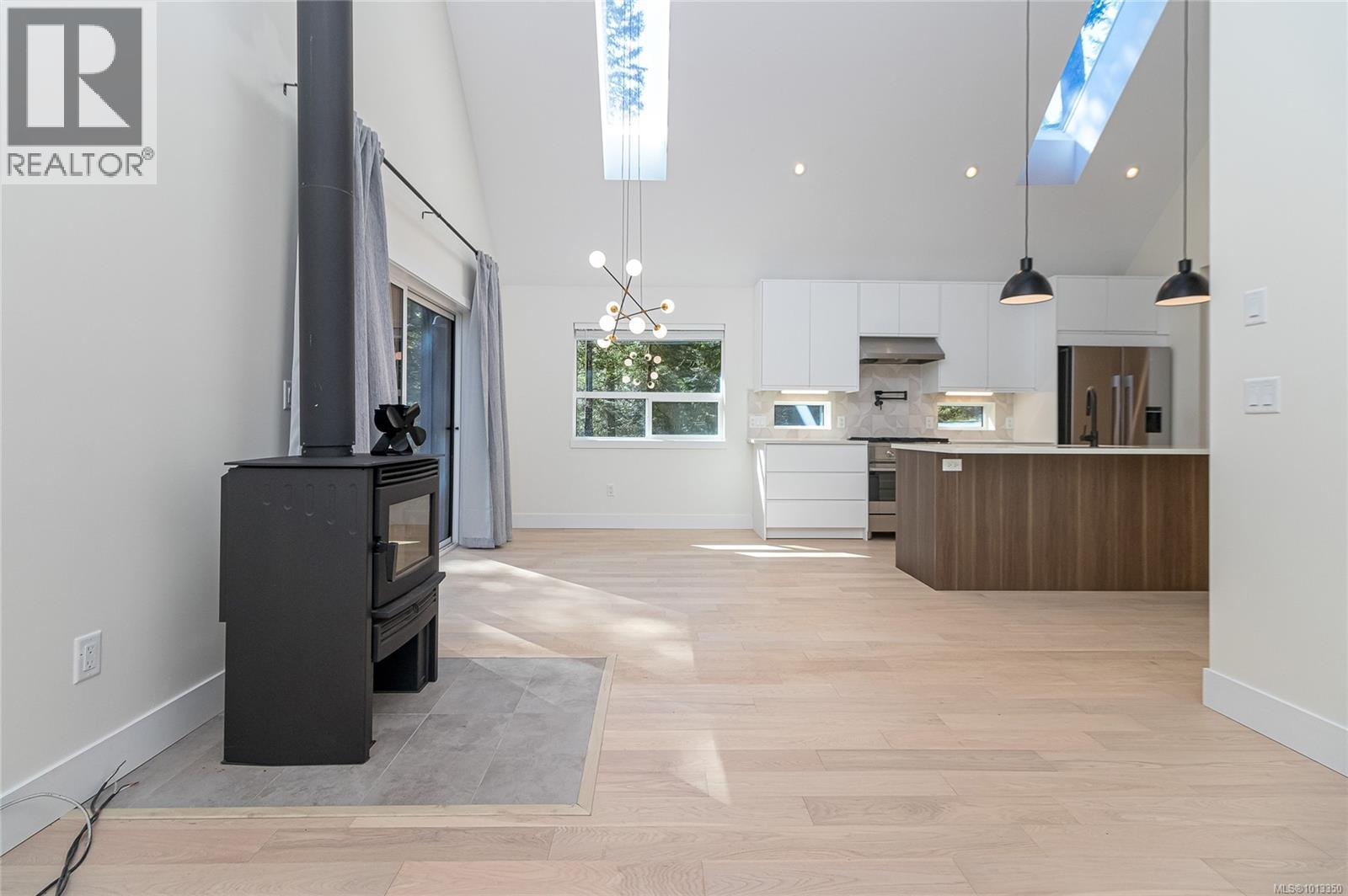 6301 Quail Peak Pl, Sooke