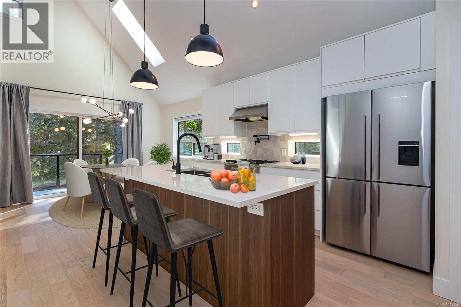 6301 Quail Peak Pl, Sooke