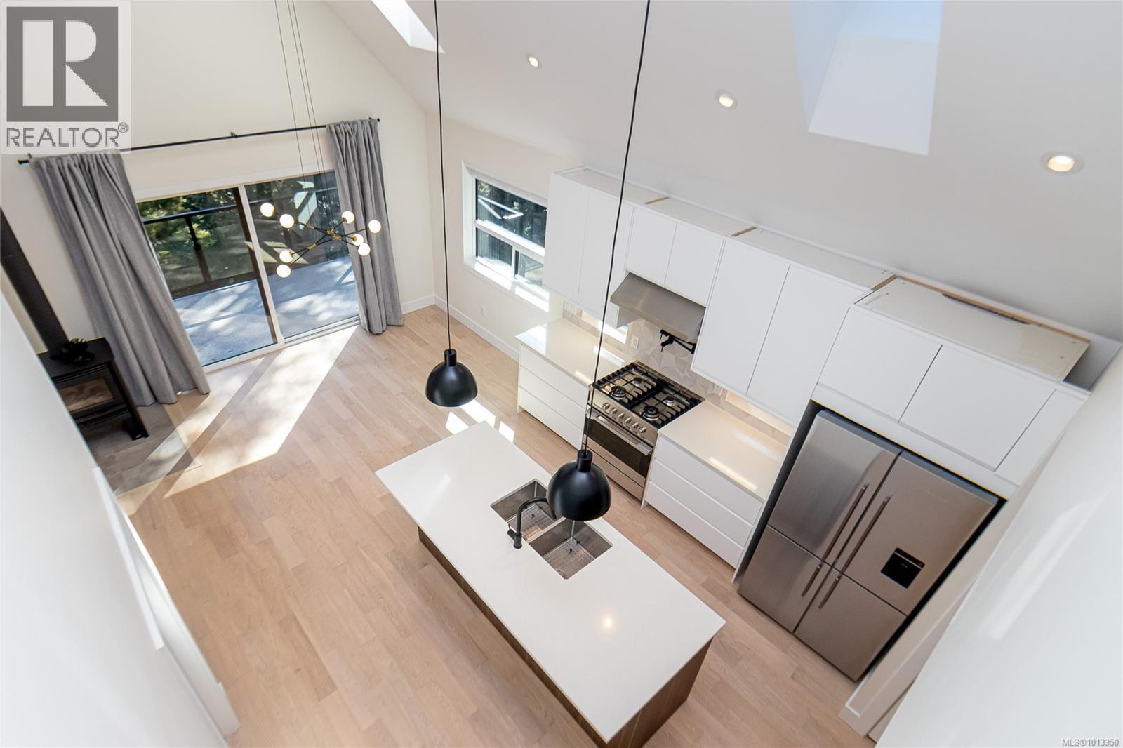 6301 Quail Peak Pl, Sooke