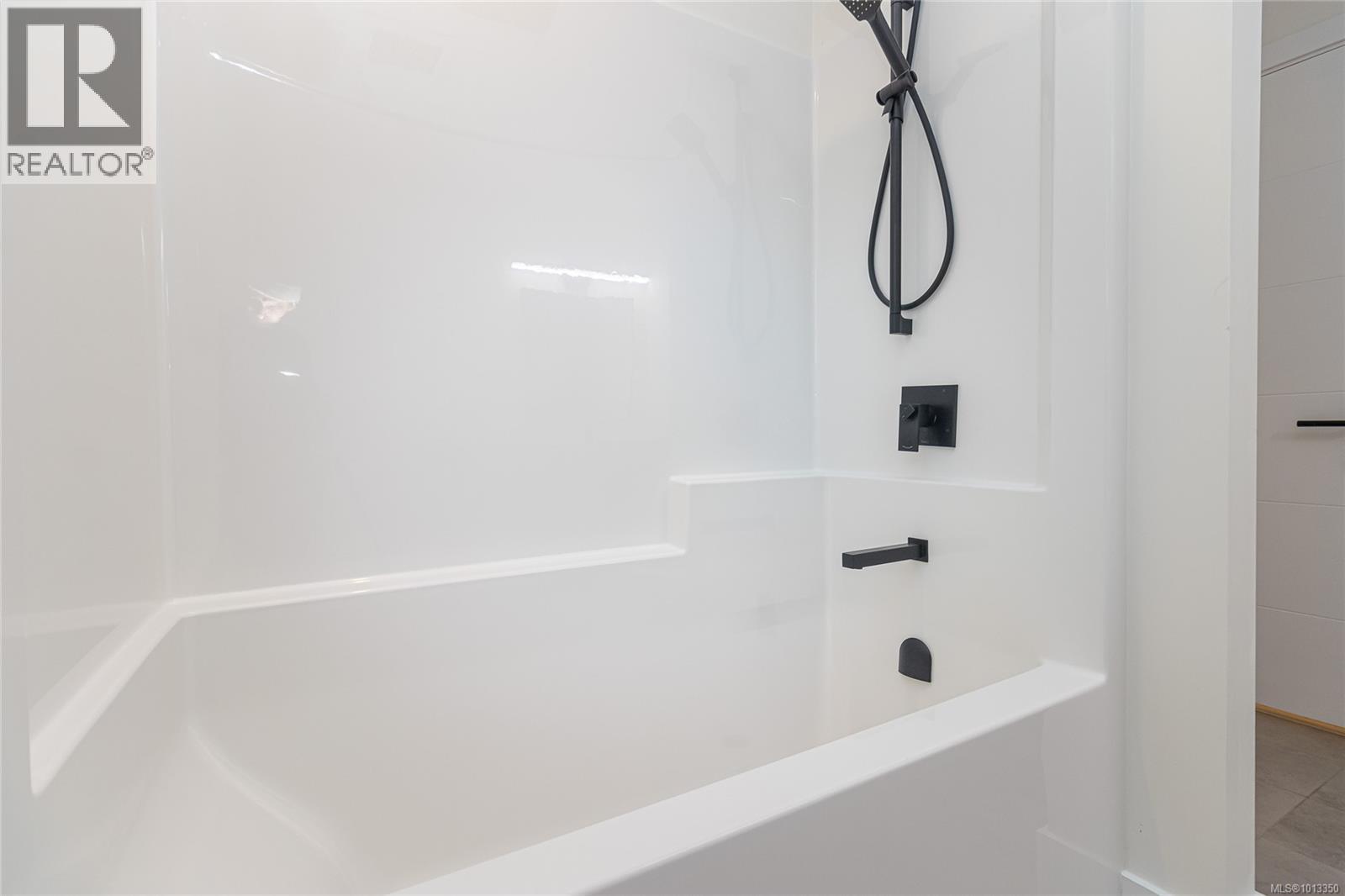 6301 Quail Peak Pl, Sooke