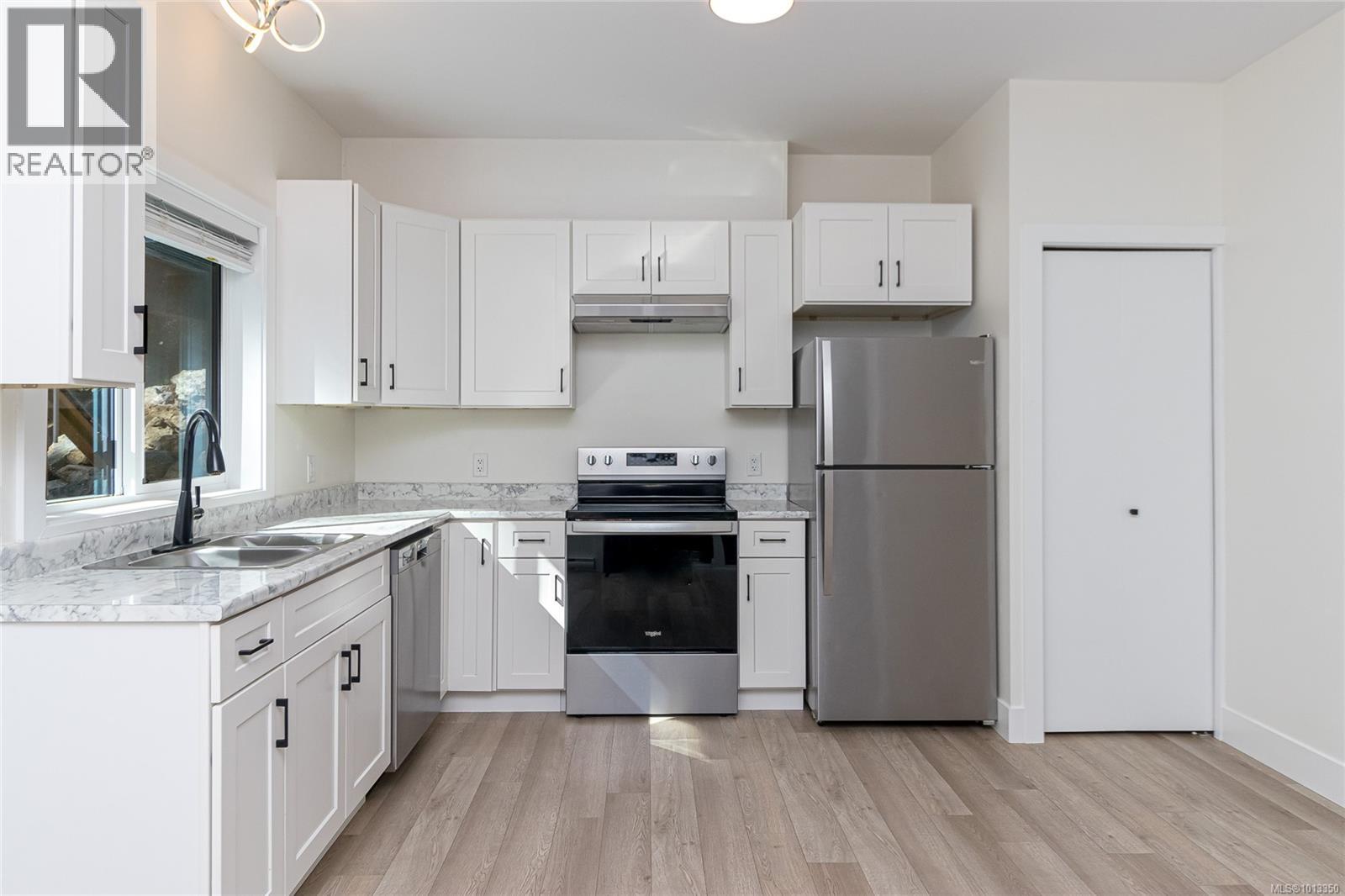 6301 Quail Peak Pl, Sooke