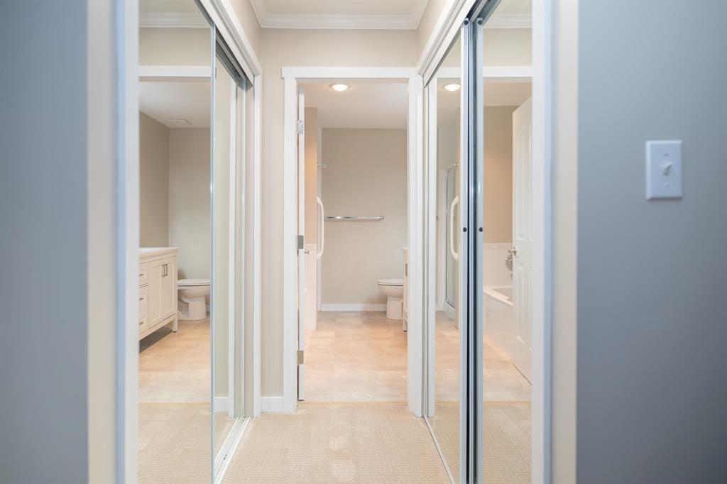 303 1234 MERKLIN STREET, White Rock
