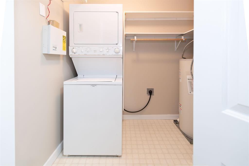 303 1234 MERKLIN STREET, White Rock