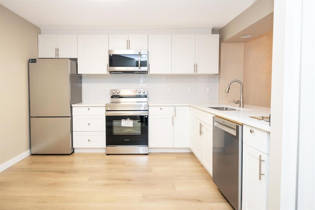 303 1234 MERKLIN STREET, White Rock
