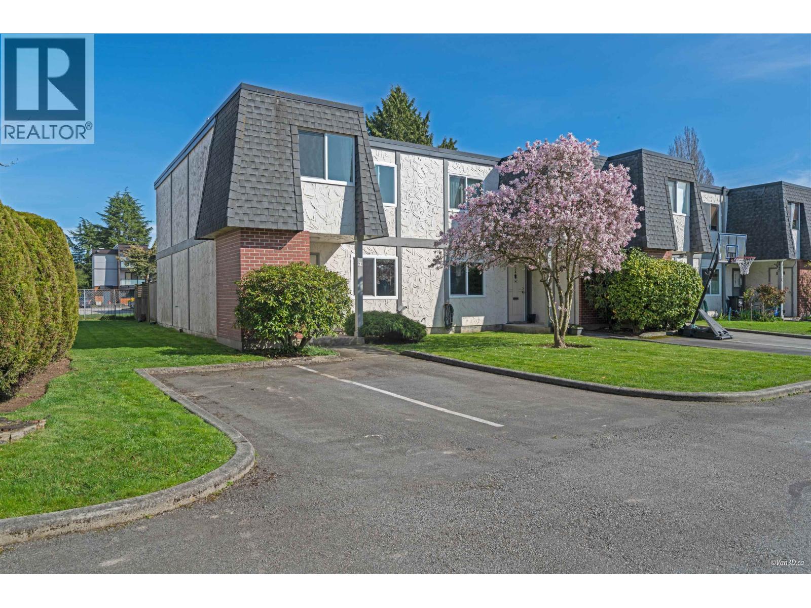 23 10840 SPRINGMONT DRIVE, Richmond