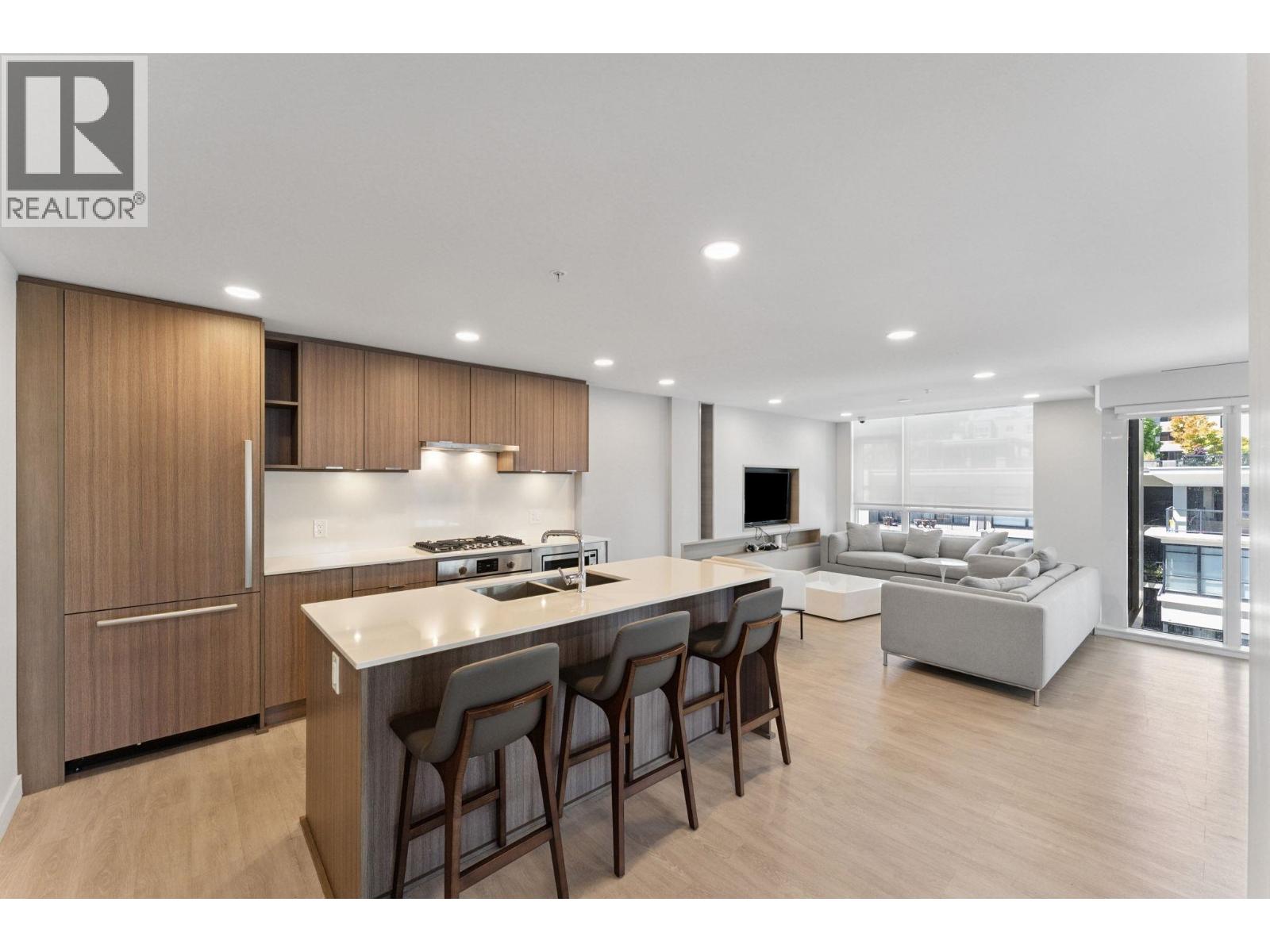 710 618 CARNARVON STREET, New Westminster