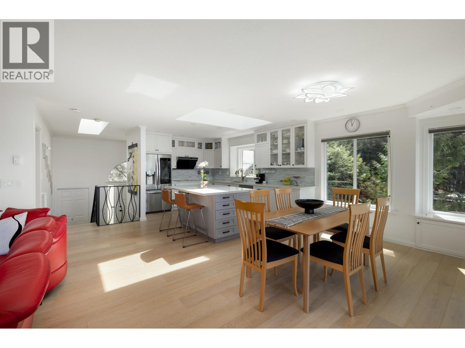 250 KELVIN GROVE WAY, Lions Bay
