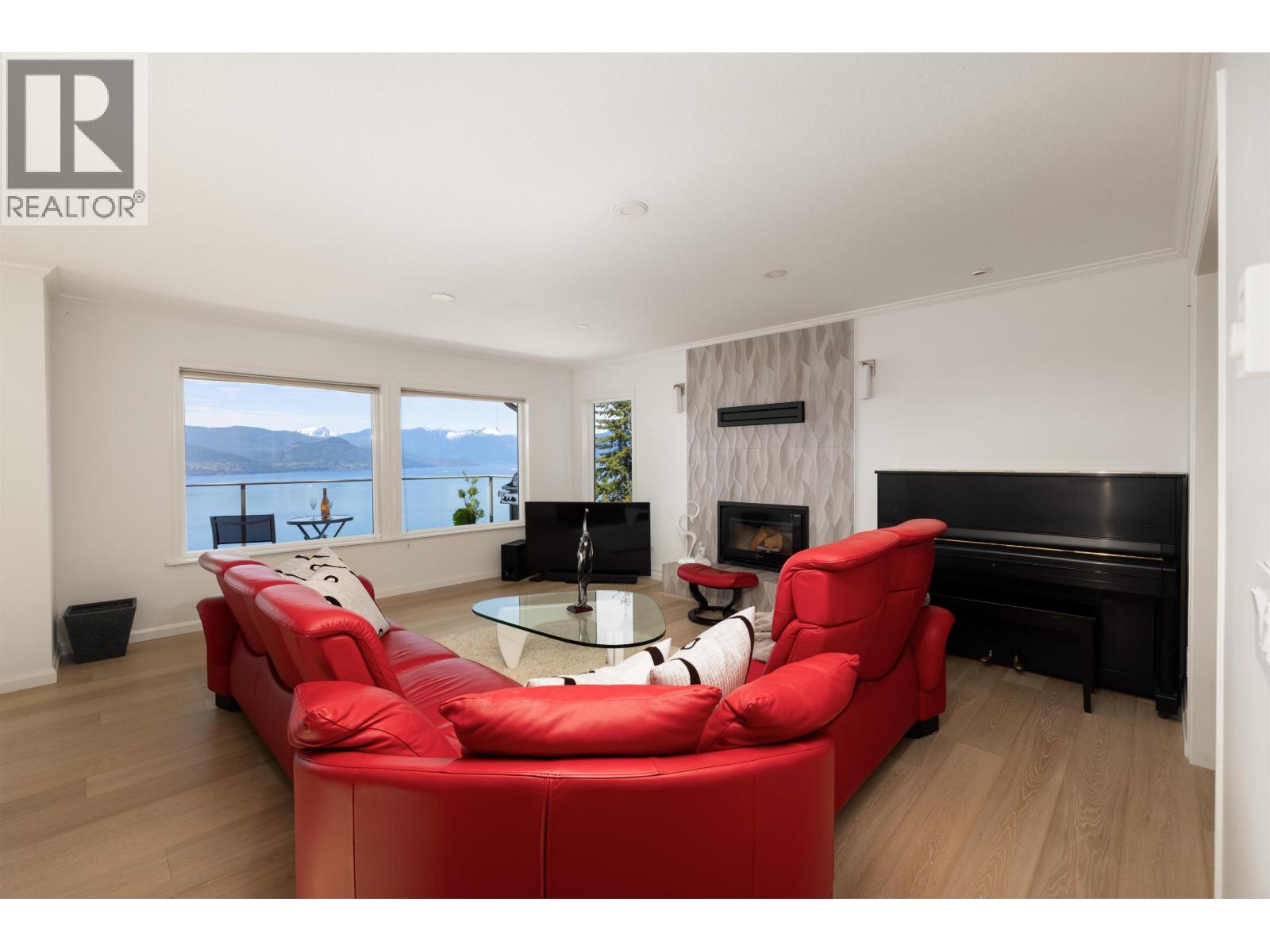 250 KELVIN GROVE WAY, Lions Bay