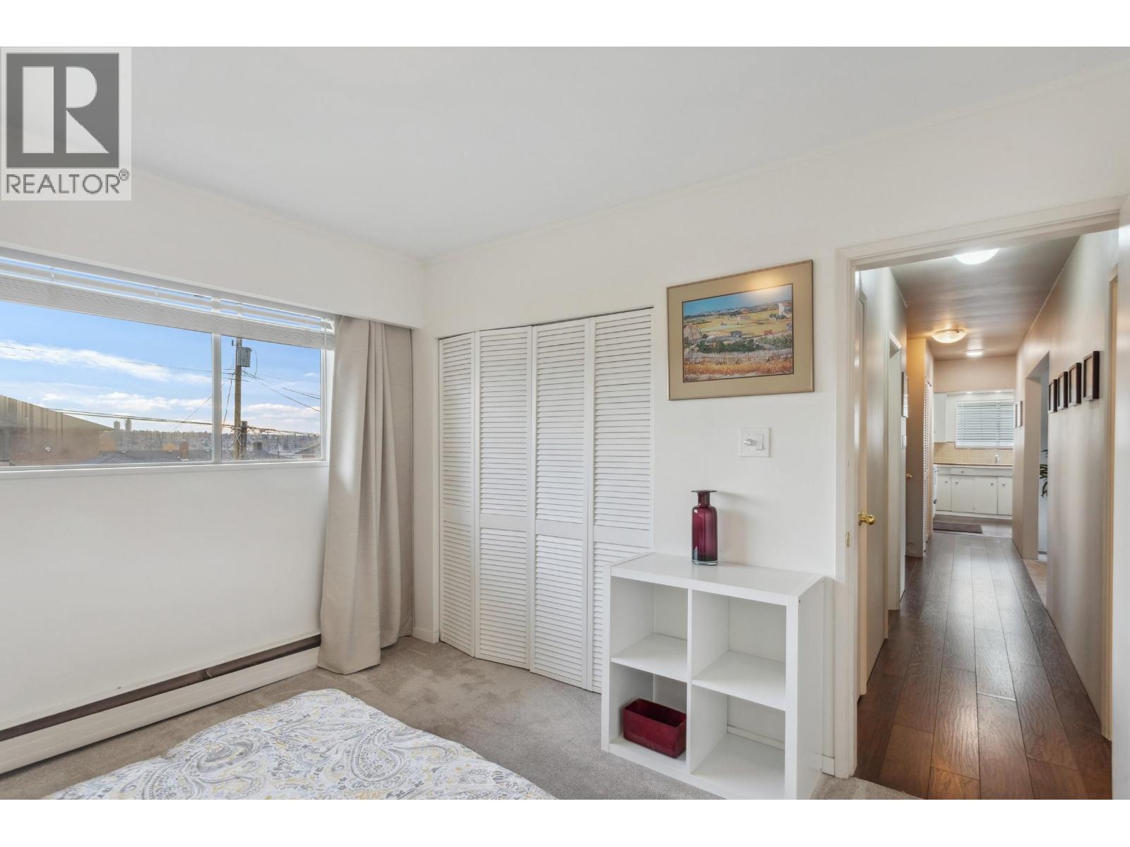 4044 PARKER STREET, Burnaby