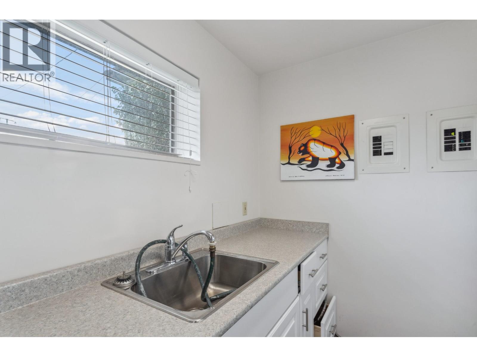 4044 PARKER STREET, Burnaby