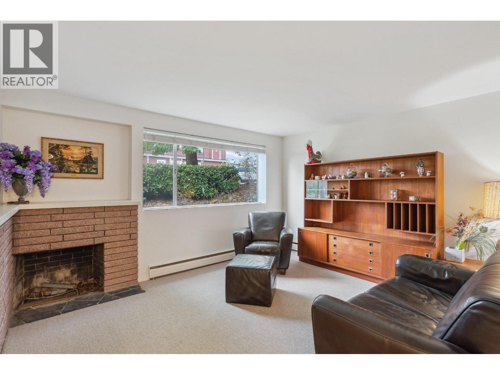 4044 PARKER STREET, Burnaby