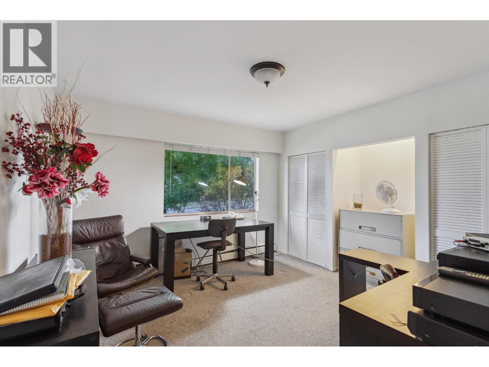 4044 PARKER STREET, Burnaby