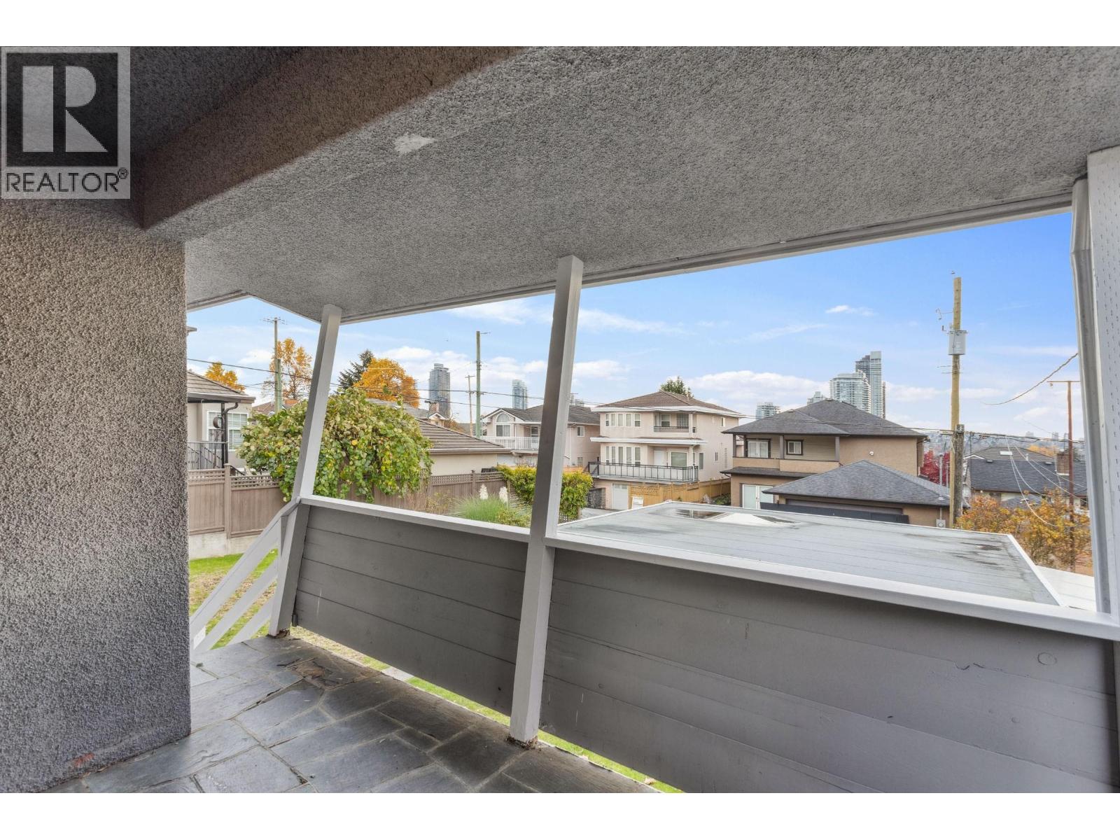 4044 PARKER STREET, Burnaby