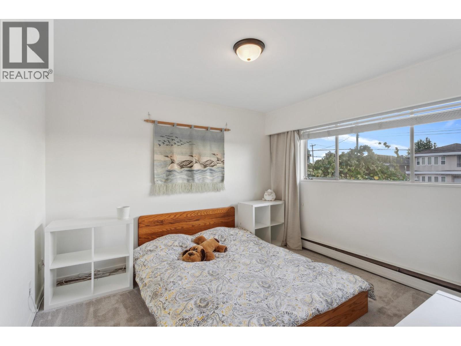 4044 PARKER STREET, Burnaby