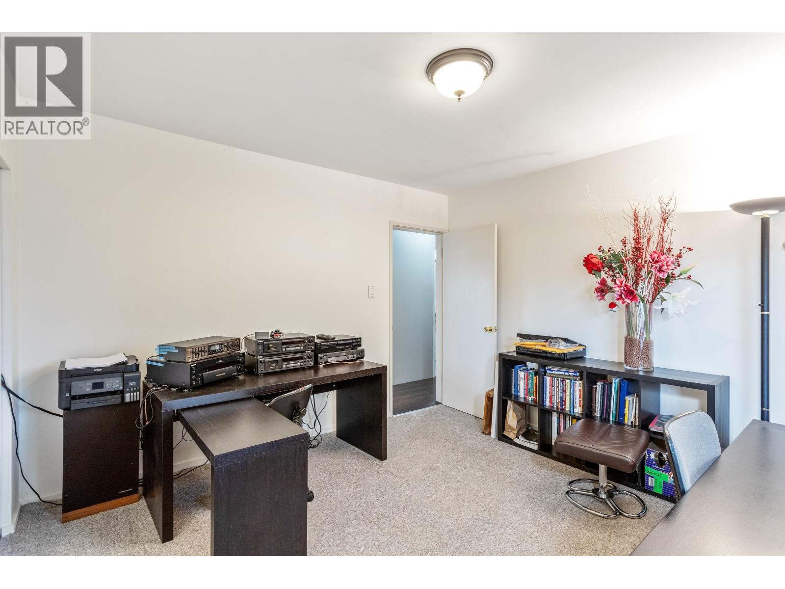 4044 PARKER STREET, Burnaby