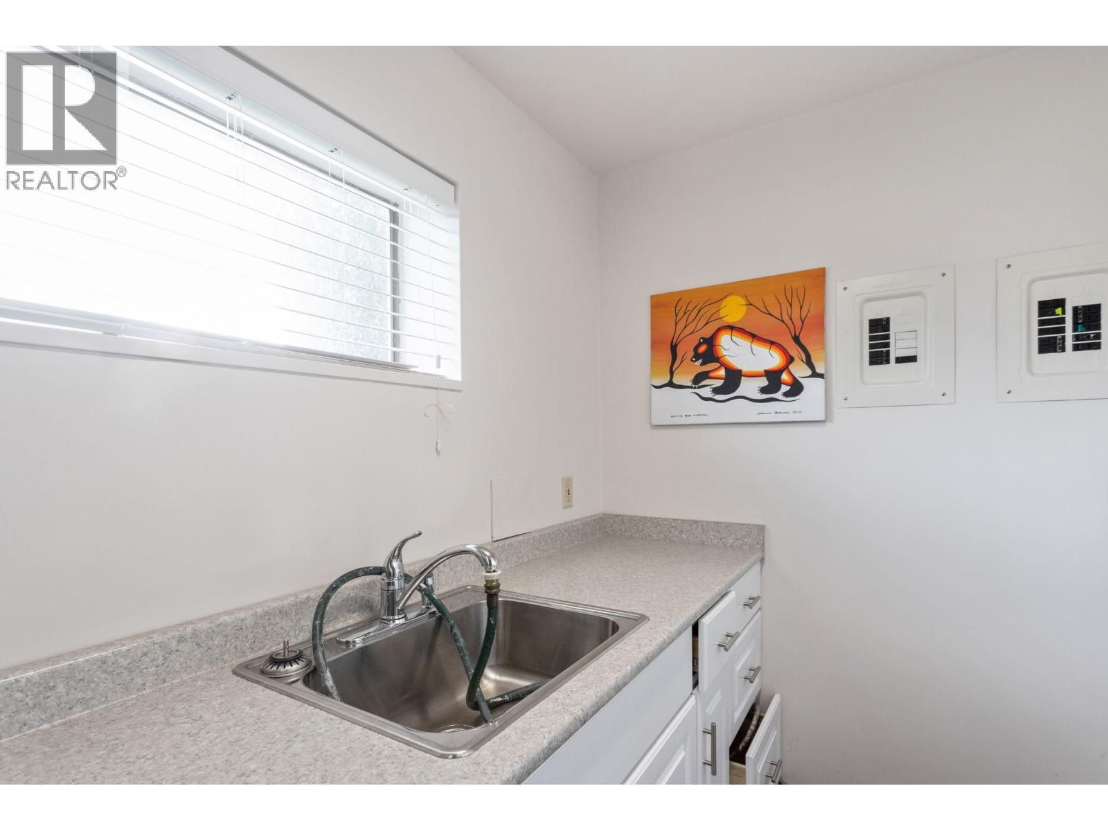 4044 PARKER STREET, Burnaby