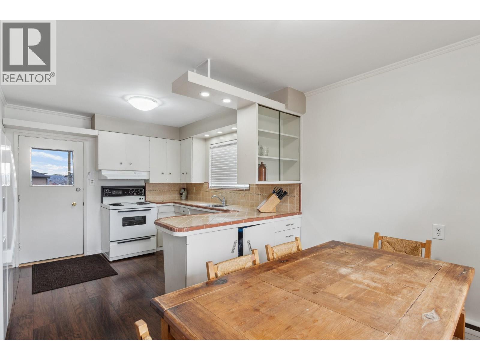 4044 PARKER STREET, Burnaby