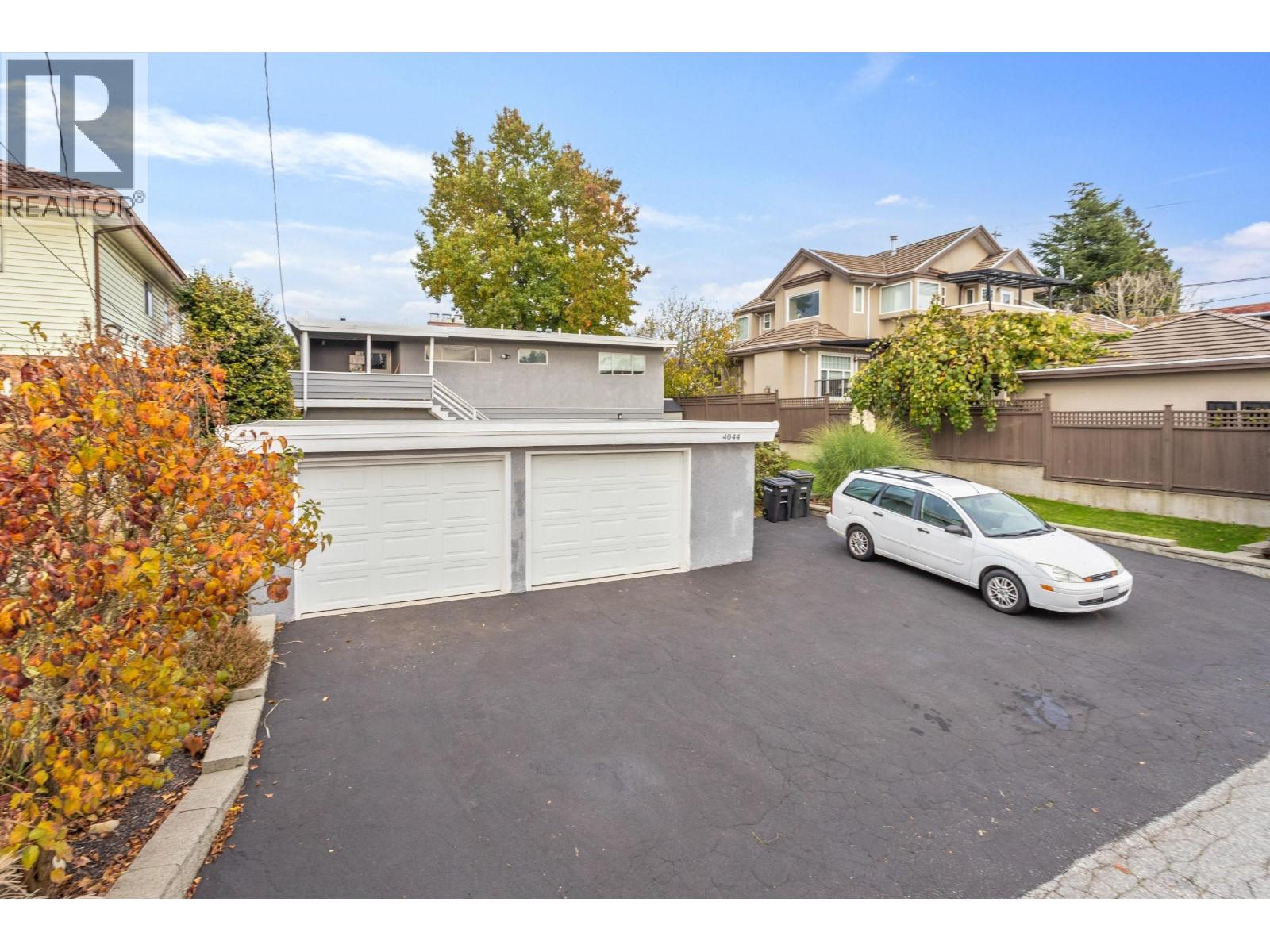 4044 PARKER STREET, Burnaby