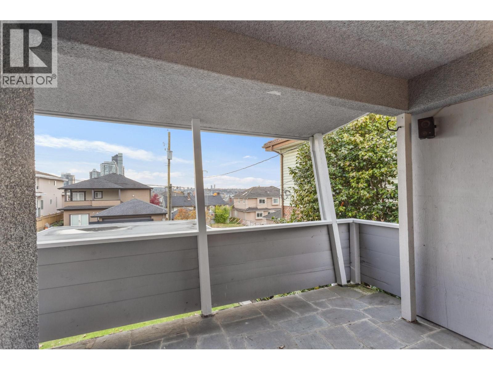 4044 PARKER STREET, Burnaby