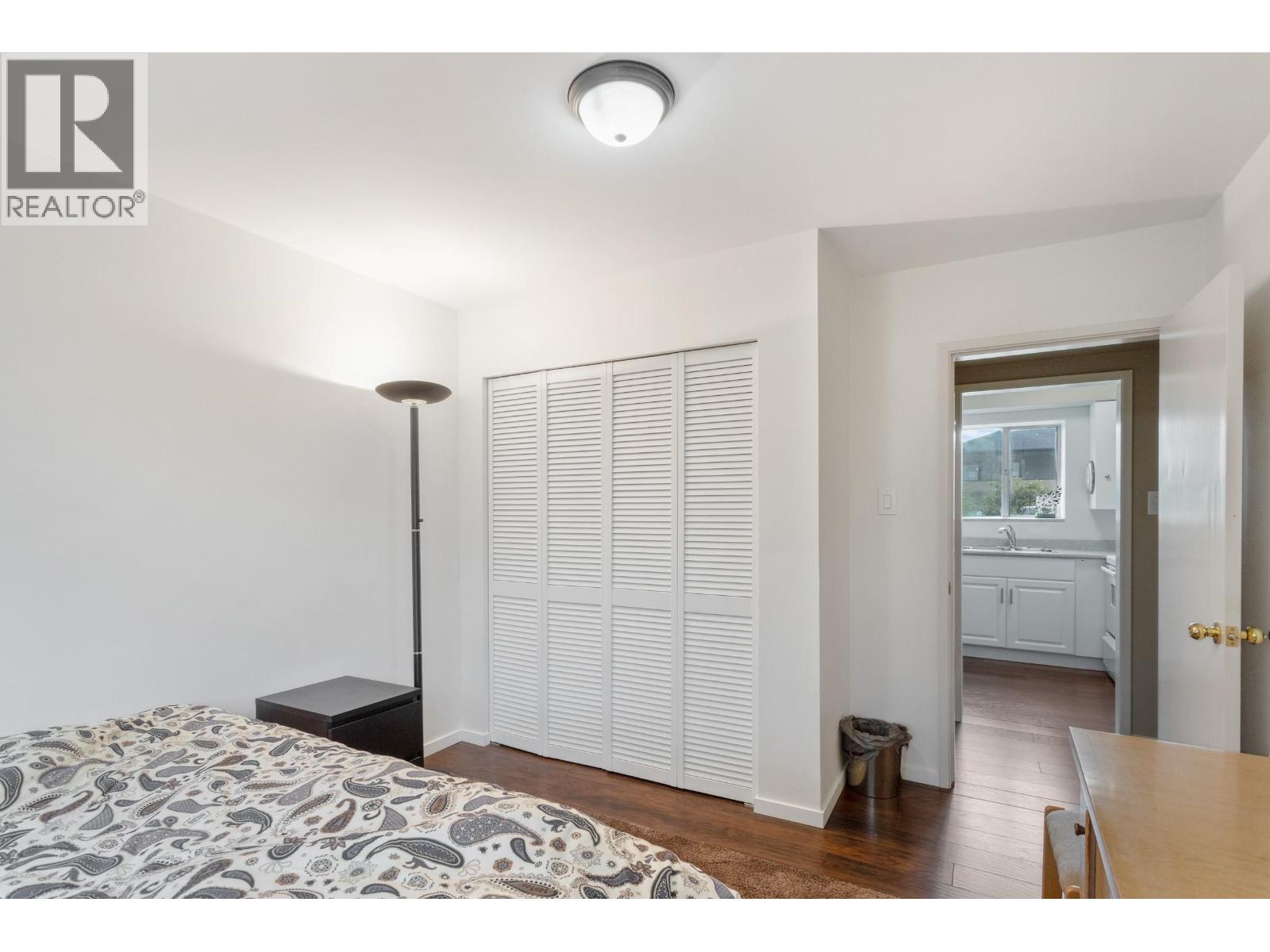 4044 PARKER STREET, Burnaby