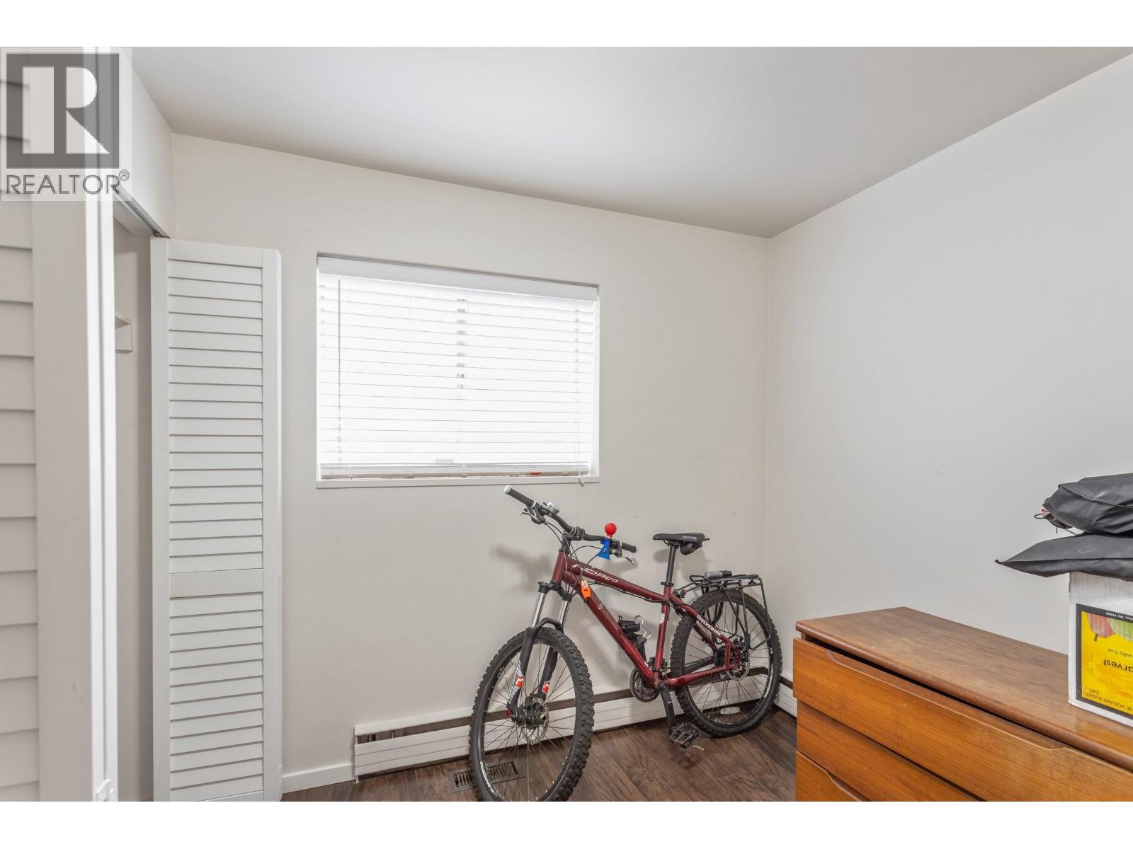 4044 PARKER STREET, Burnaby