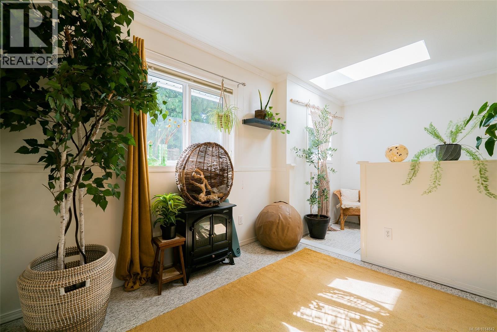 2 3470 Hillside Ave, Nanaimo