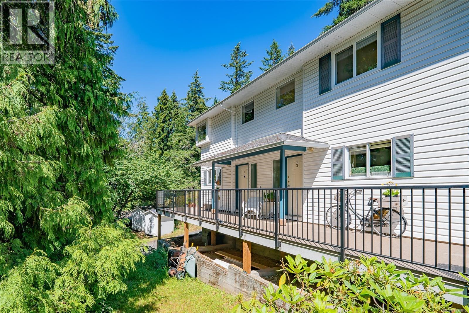 2 3470 Hillside Ave, Nanaimo