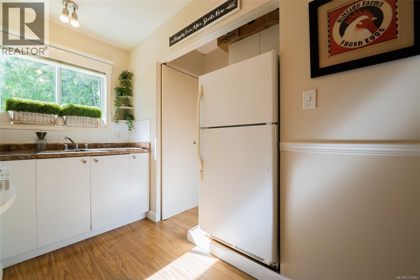 2 3470 Hillside Ave, Nanaimo