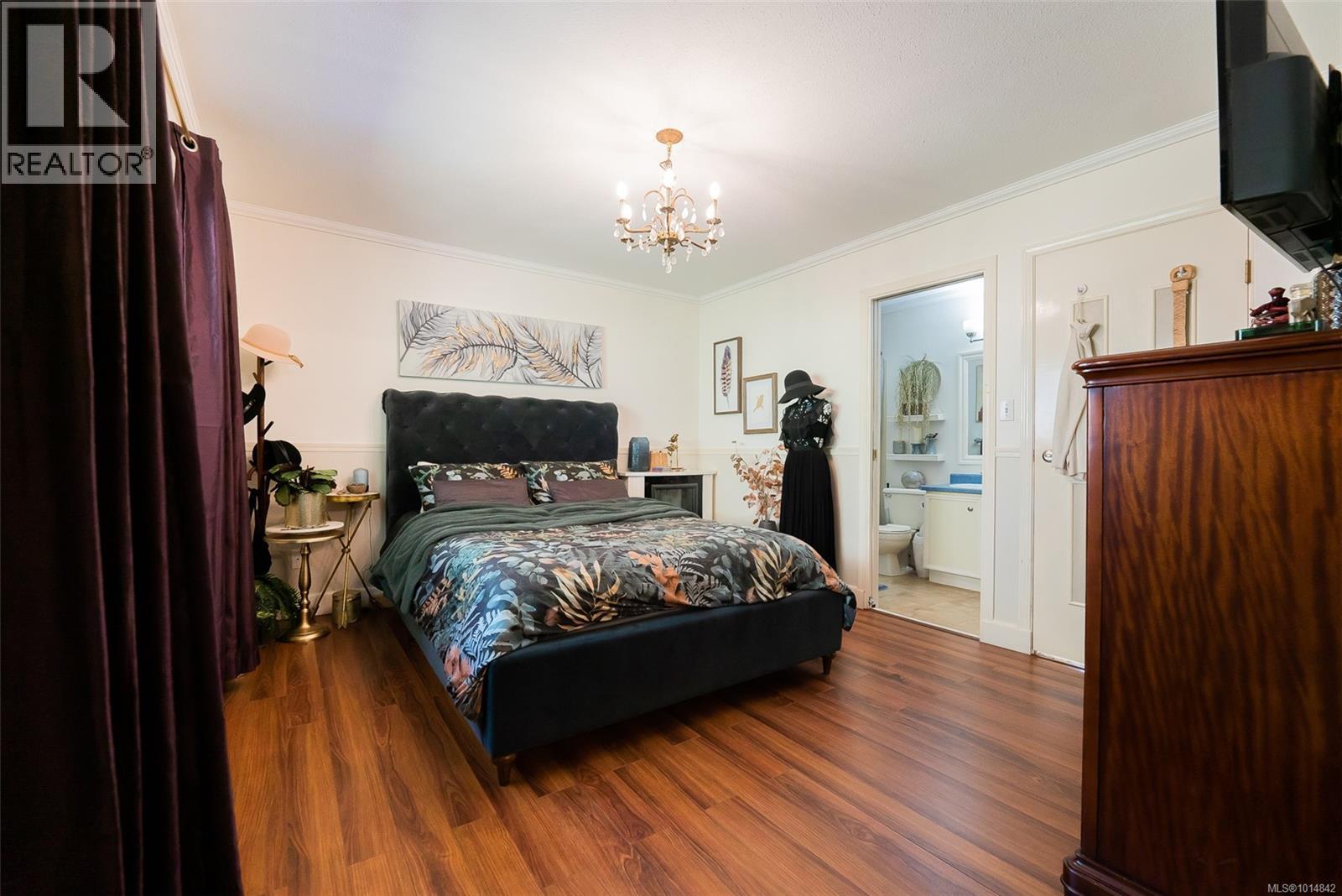 2 3470 Hillside Ave, Nanaimo
