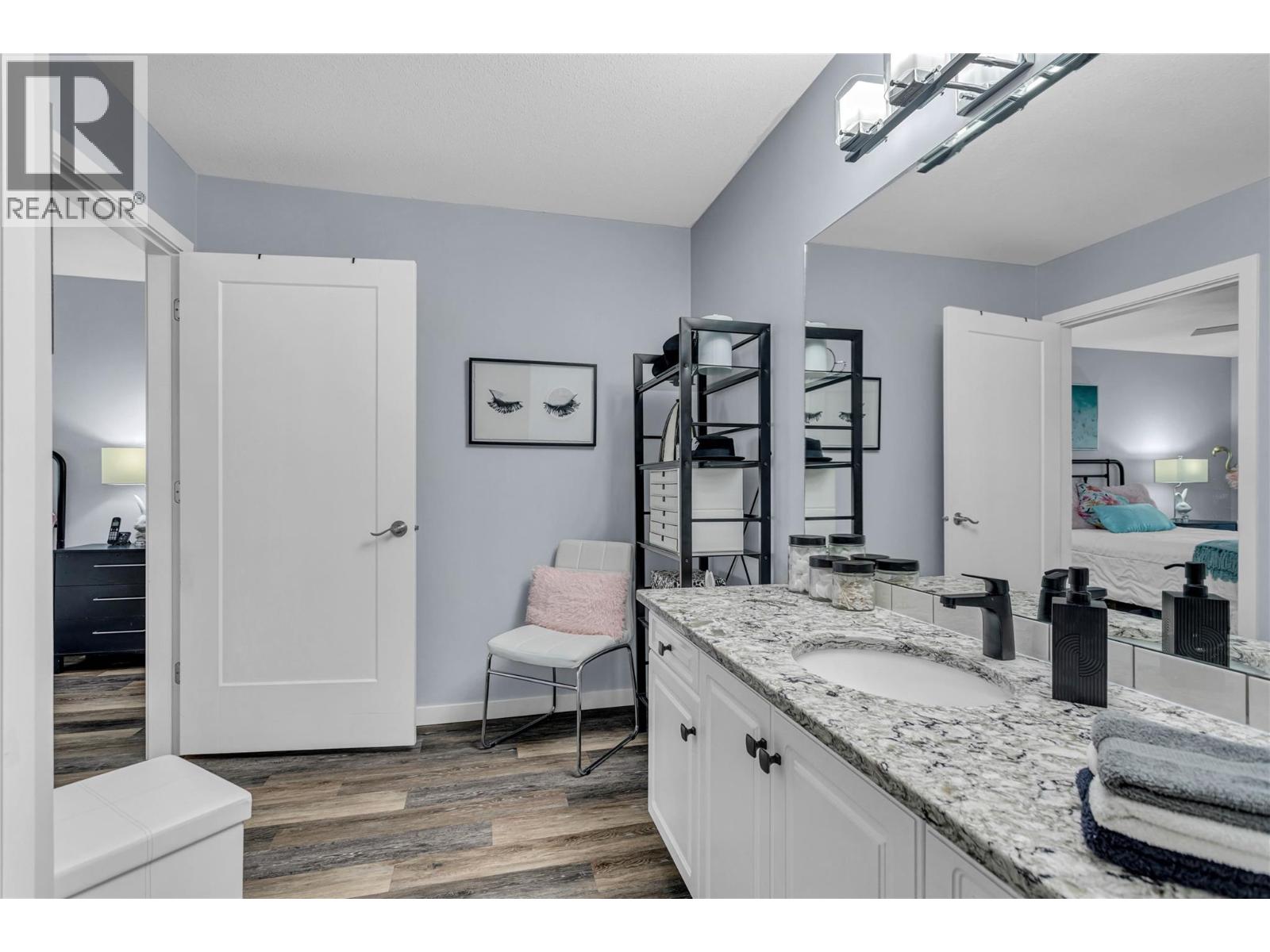 315 933 Harvey Avenue, Kelowna