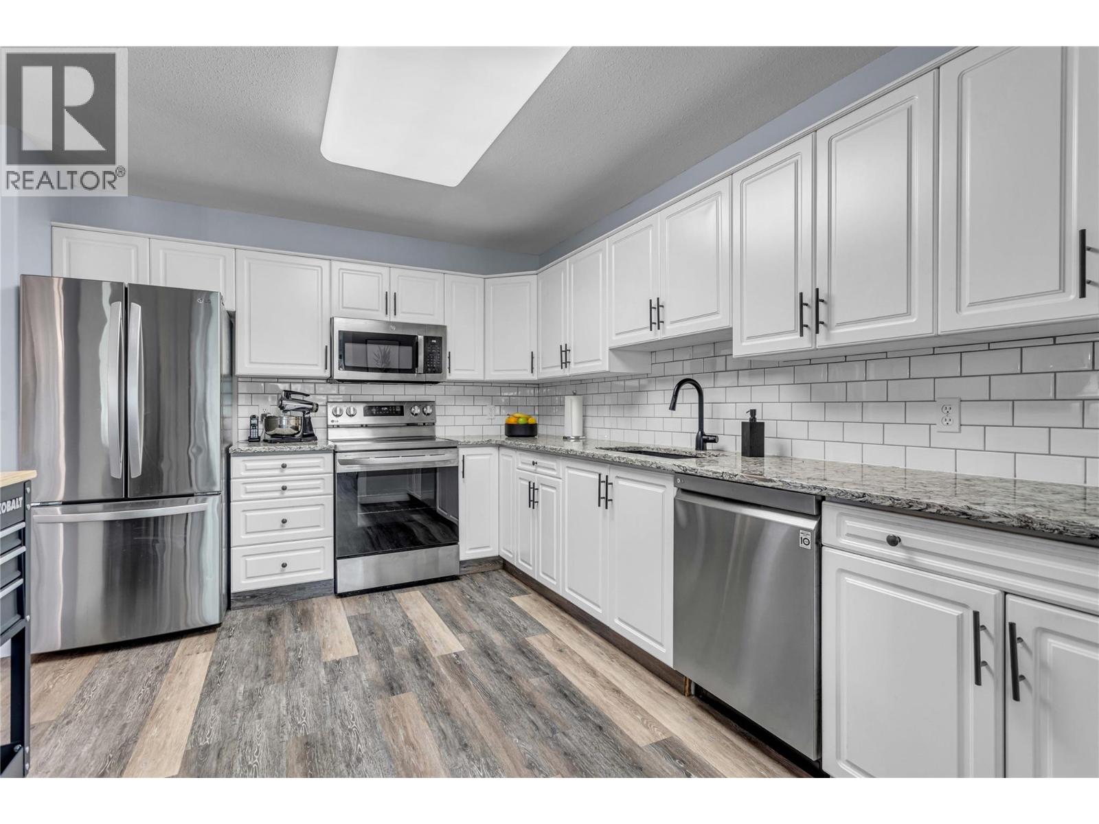 315 933 Harvey Avenue, Kelowna