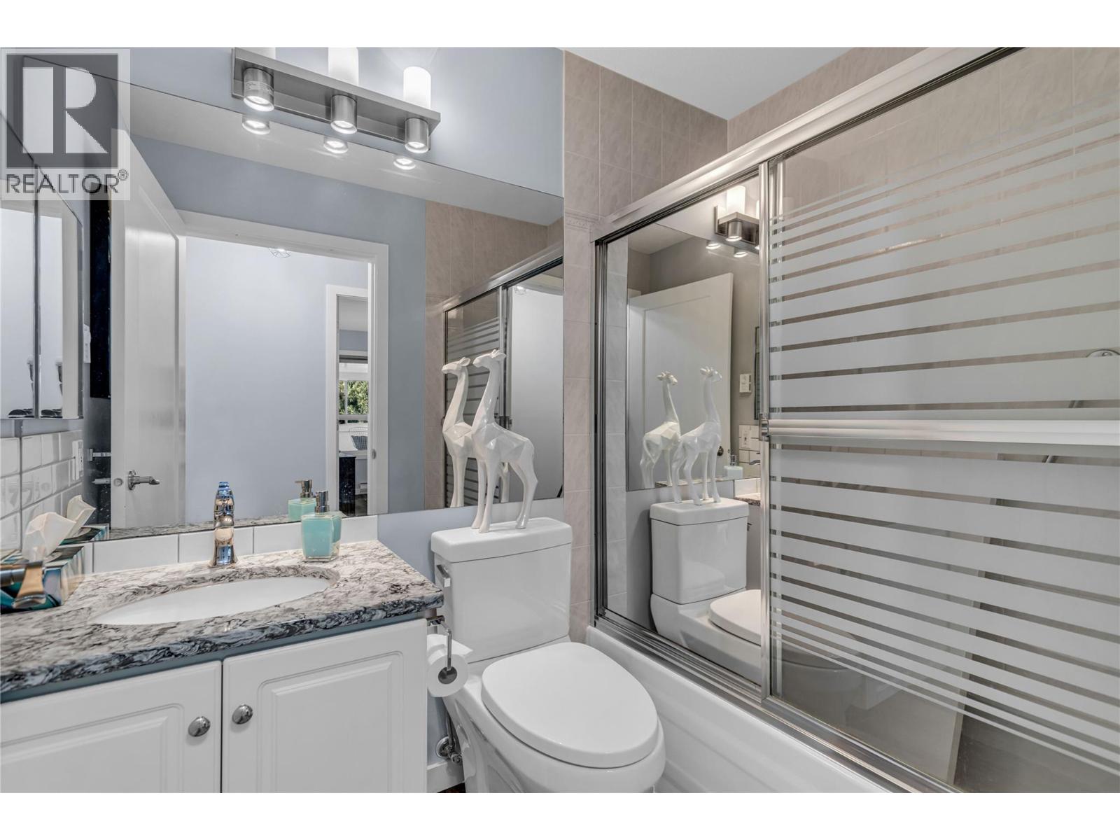 315 933 Harvey Avenue, Kelowna