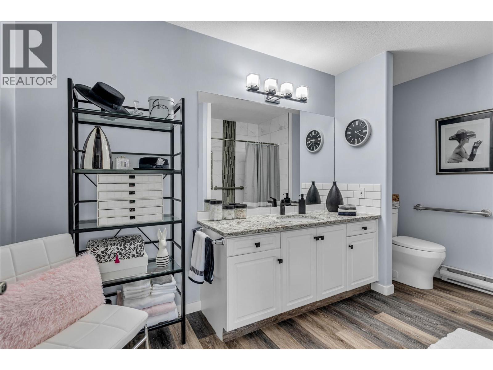 315 933 Harvey Avenue, Kelowna