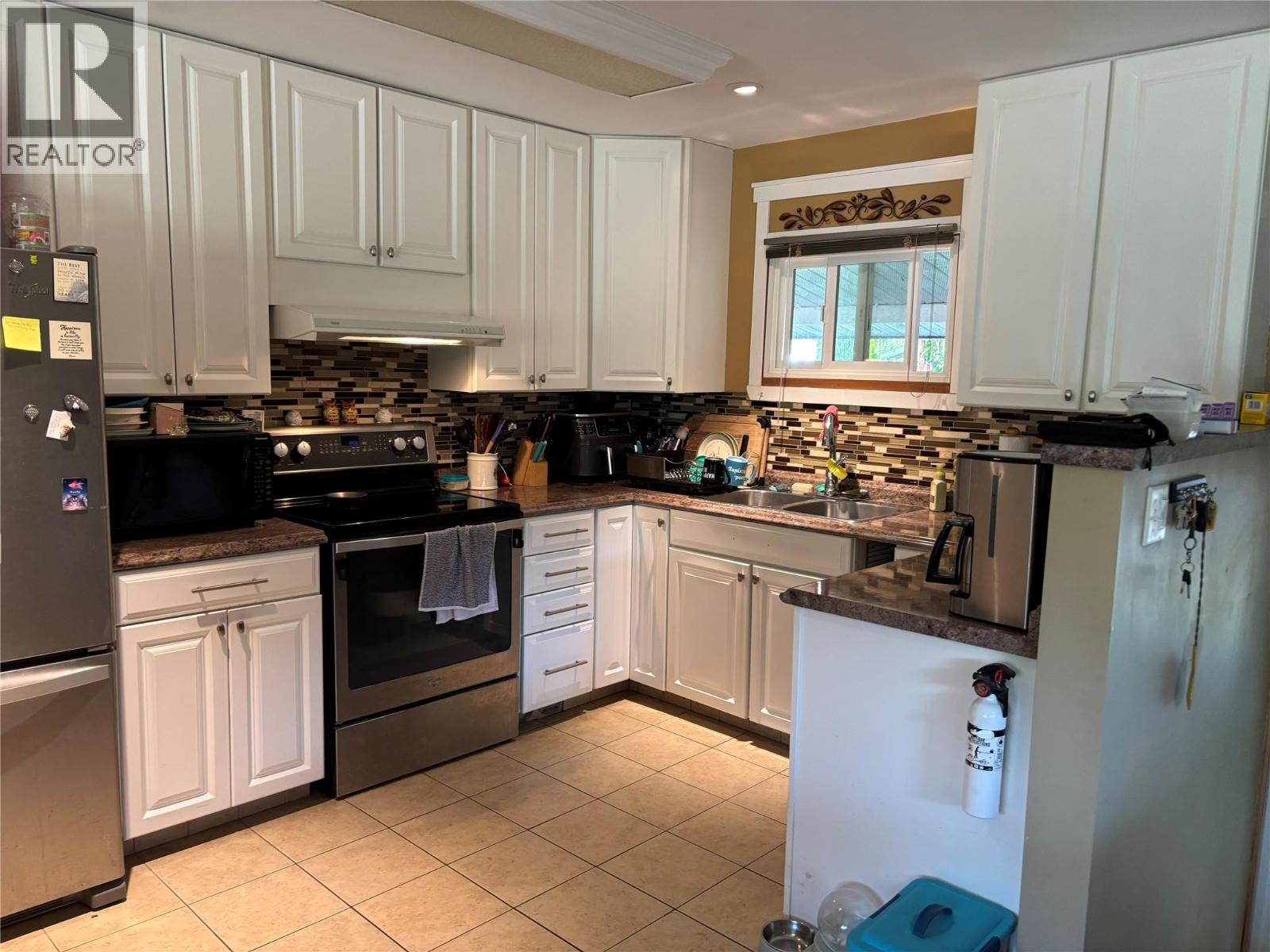 1047 REGAN Crescent, Trail