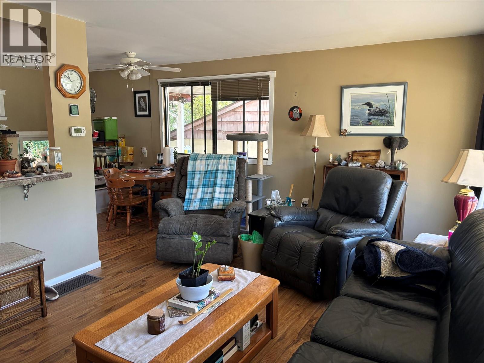 1047 REGAN Crescent, Trail